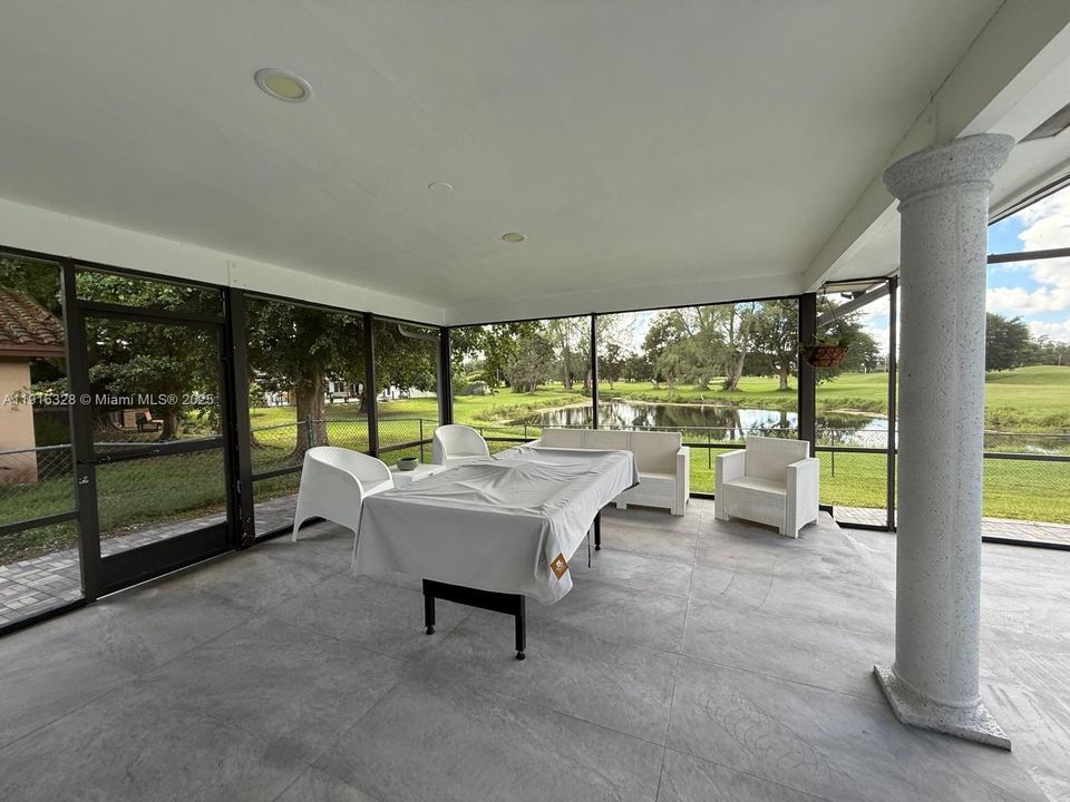 For Sale: $1,150,000 (6 beds, 4 baths, 2748 Square Feet)