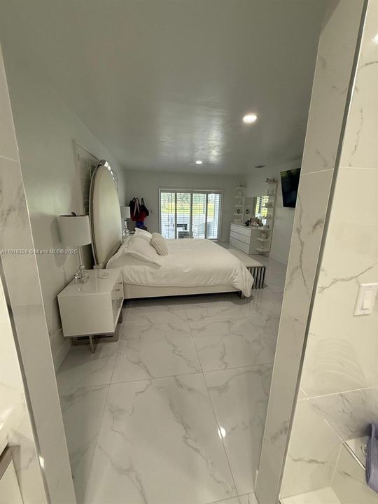 For Sale: $1,150,000 (6 beds, 4 baths, 2748 Square Feet)