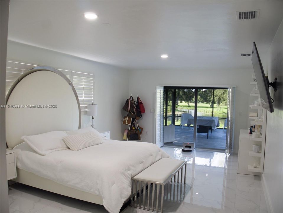 For Sale: $1,150,000 (6 beds, 4 baths, 2748 Square Feet)