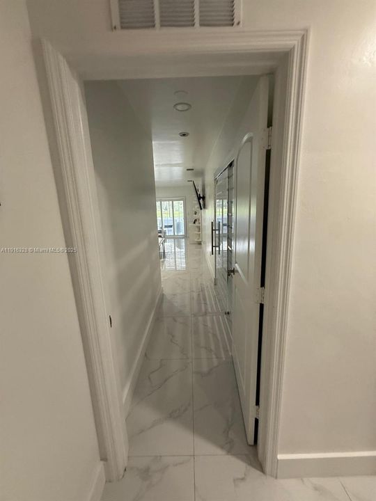 For Sale: $1,150,000 (6 beds, 4 baths, 2748 Square Feet)