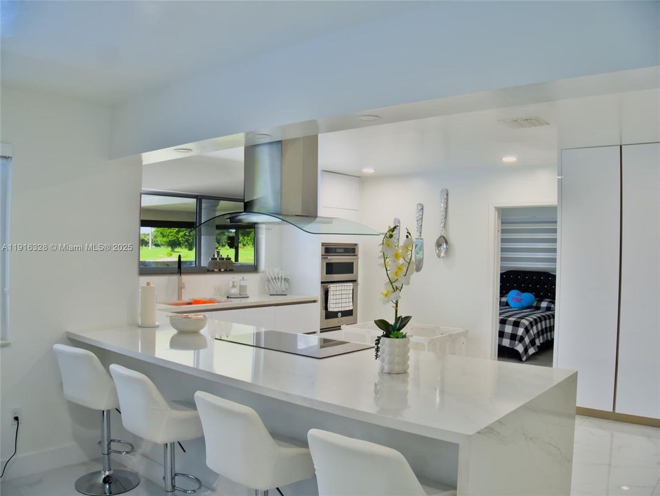 For Sale: $1,150,000 (6 beds, 4 baths, 2748 Square Feet)