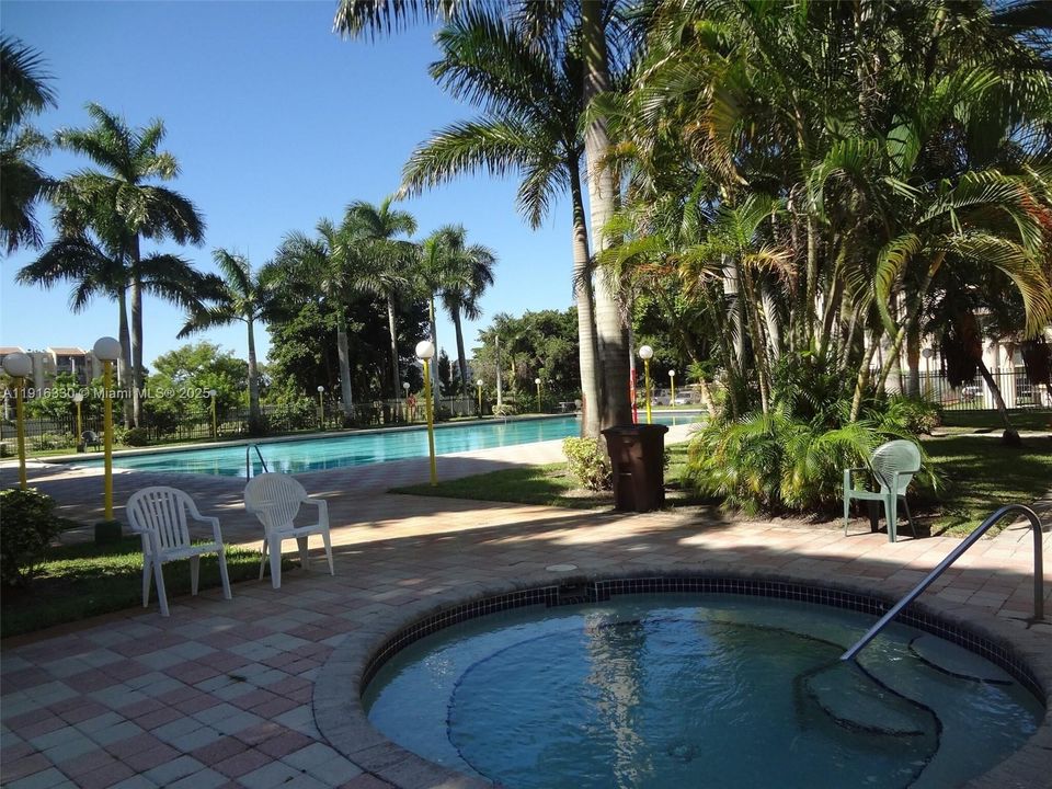 For Rent: $2,100 (2 beds, 1 baths, 690 Square Feet)