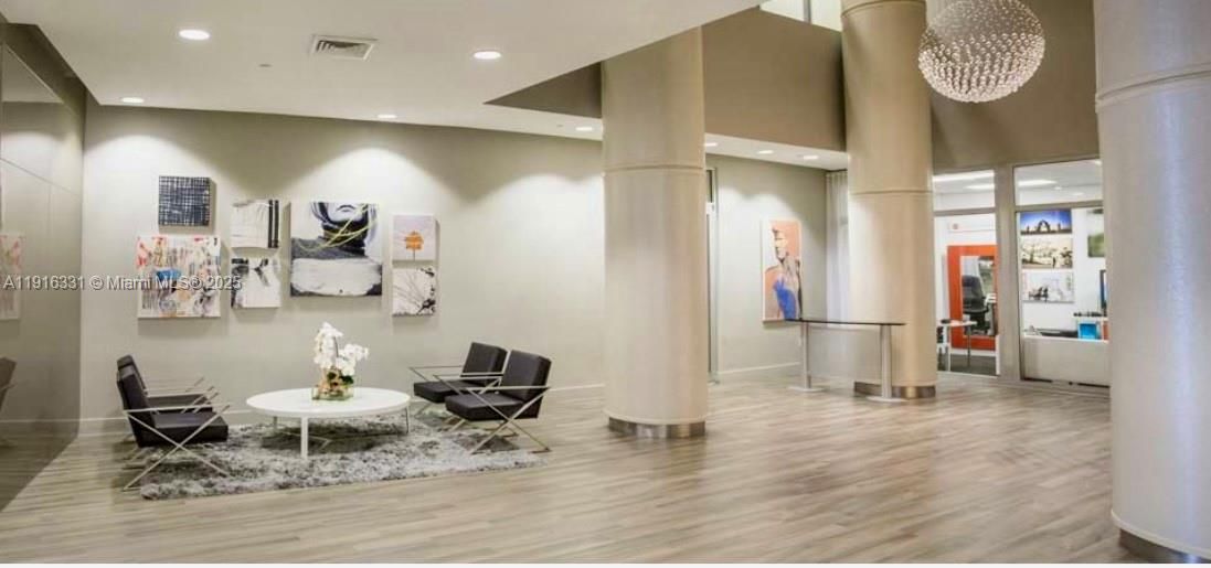 For Sale: $248,500 (0 beds, 1 baths, 503 Square Feet)