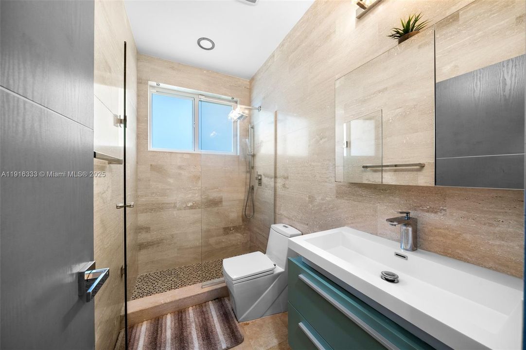 For Sale: $3,495,000 (5 beds, 4 baths, 4663 Square Feet)