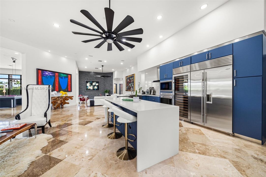 For Sale: $3,495,000 (5 beds, 4 baths, 4663 Square Feet)