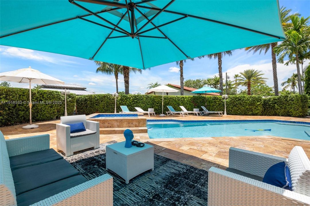 For Sale: $3,495,000 (5 beds, 4 baths, 4663 Square Feet)