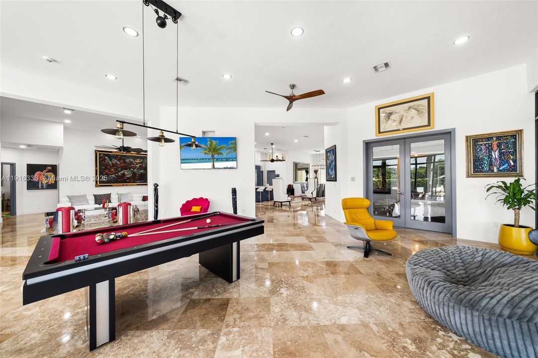 For Sale: $3,495,000 (5 beds, 4 baths, 4663 Square Feet)