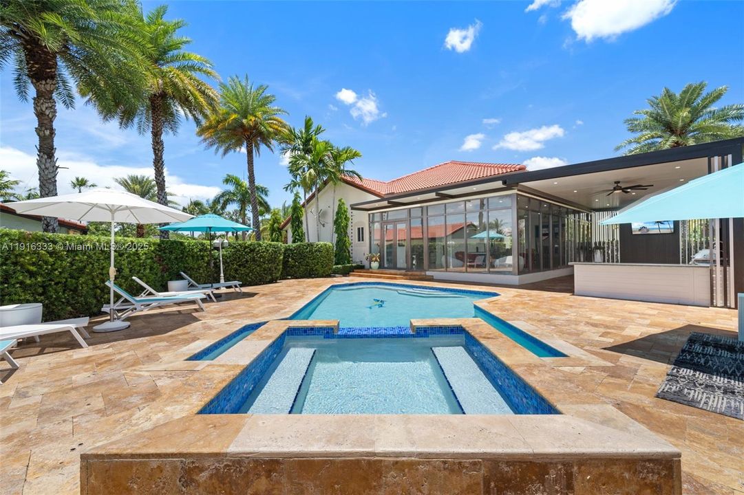 For Sale: $3,495,000 (5 beds, 4 baths, 4663 Square Feet)