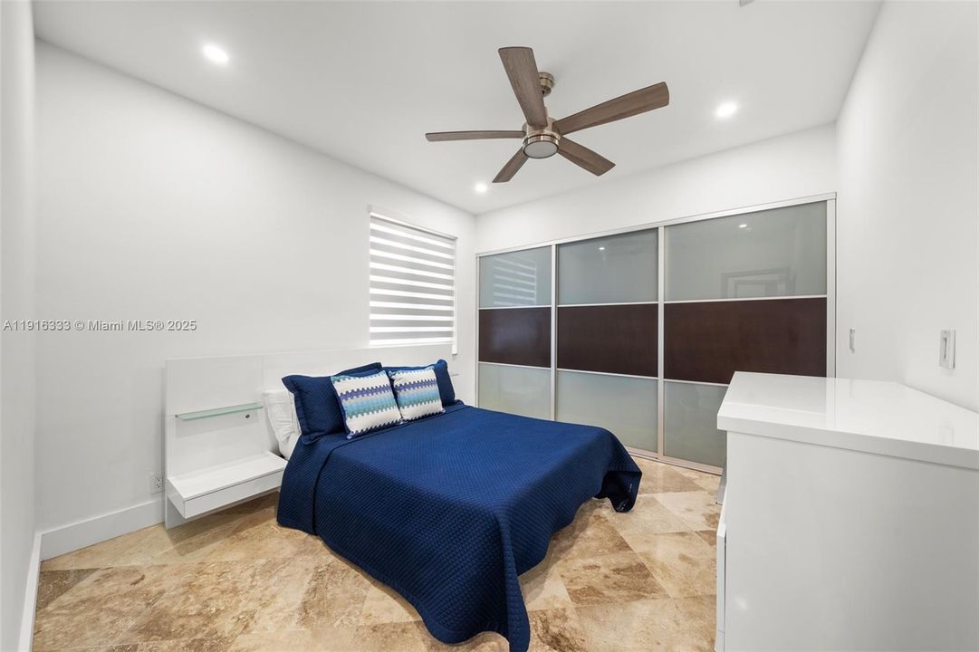 For Sale: $3,495,000 (5 beds, 4 baths, 4663 Square Feet)