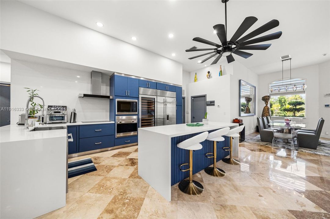 For Sale: $3,495,000 (5 beds, 4 baths, 4663 Square Feet)