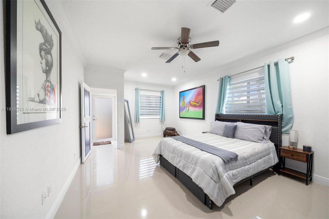 For Sale: $3,495,000 (5 beds, 4 baths, 4663 Square Feet)