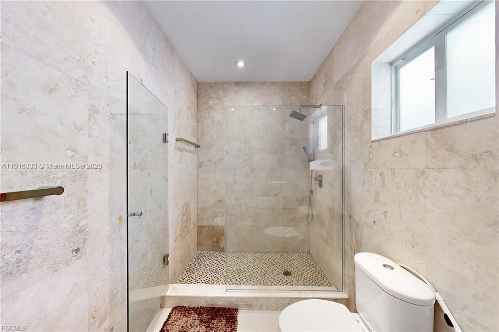 For Sale: $3,495,000 (5 beds, 4 baths, 4663 Square Feet)