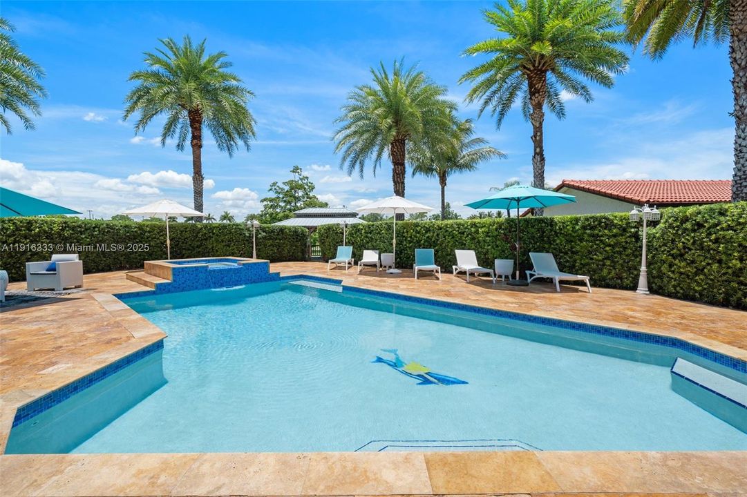 For Sale: $3,495,000 (5 beds, 4 baths, 4663 Square Feet)