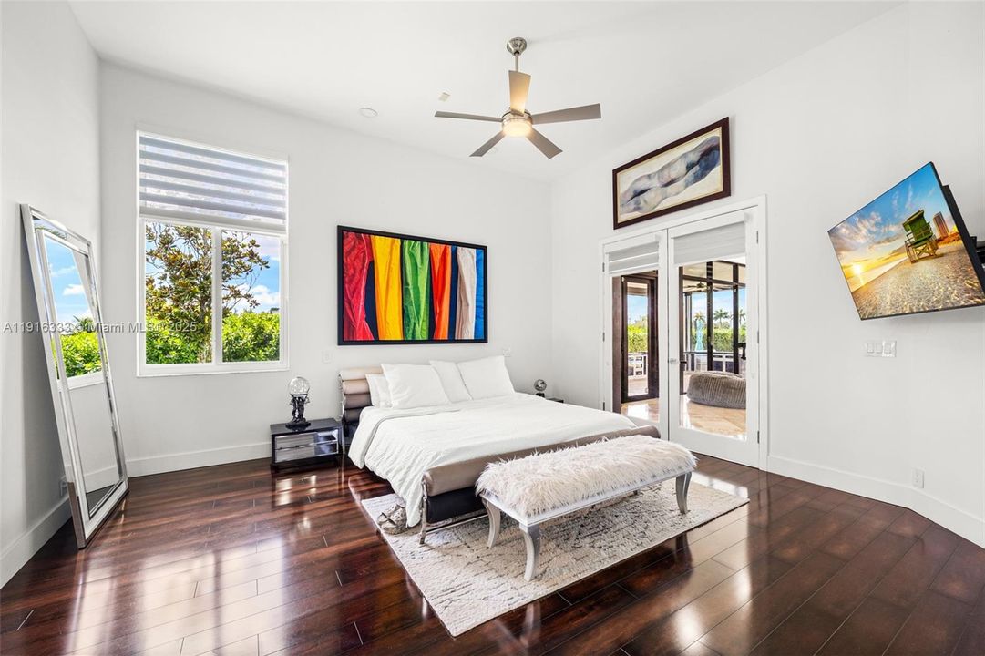 For Sale: $3,495,000 (5 beds, 4 baths, 4663 Square Feet)