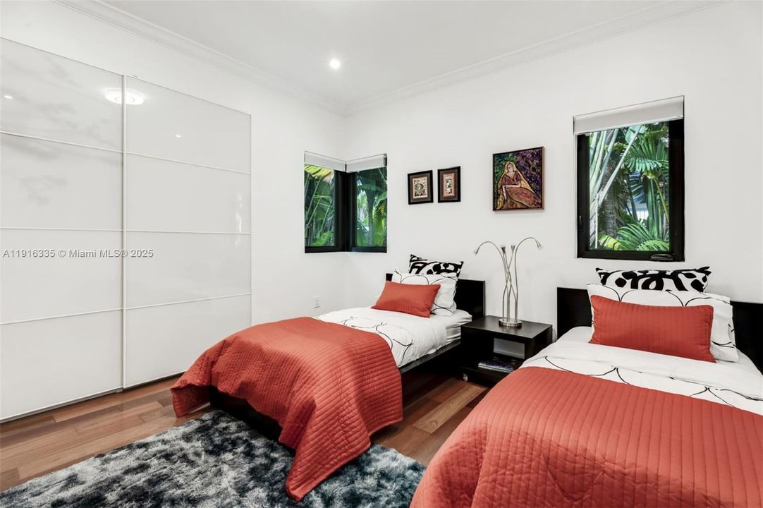 待售: $4,275,000 (7 贝兹, 5 浴室, 5646 平方英尺)