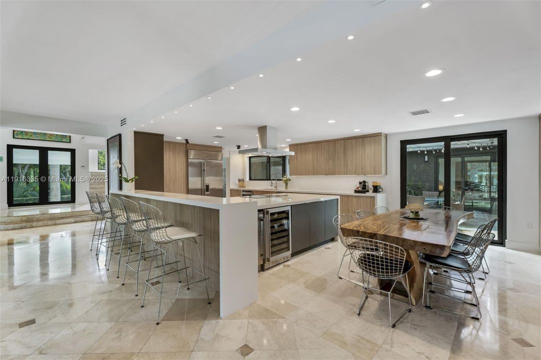 待售: $4,275,000 (7 贝兹, 5 浴室, 5646 平方英尺)