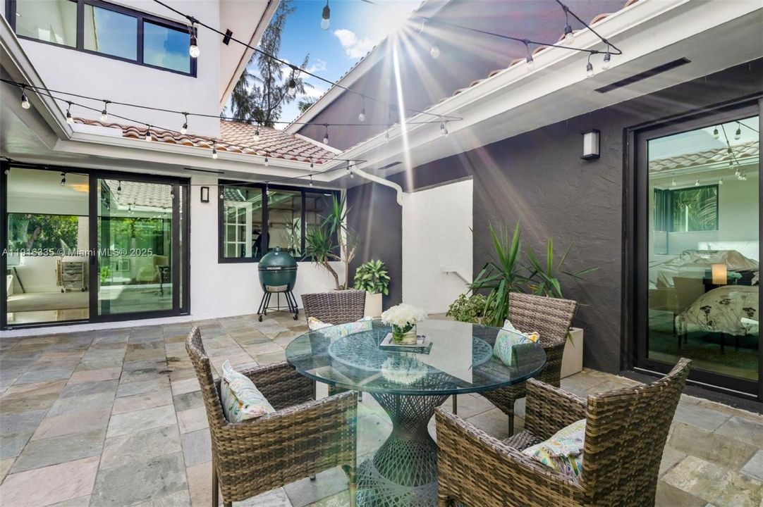 待售: $4,275,000 (7 贝兹, 5 浴室, 5646 平方英尺)