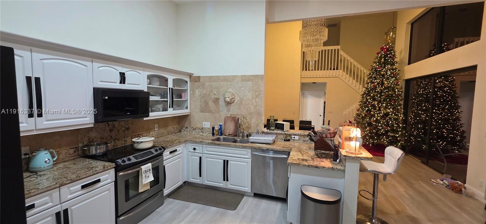 For Sale: $899,000 (4 beds, 3 baths, 2622 Square Feet)