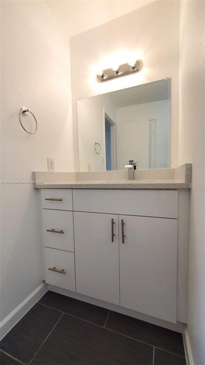 En Venta: $319,900 (2 camas, 2 baños, 1053 Pies cuadrados)