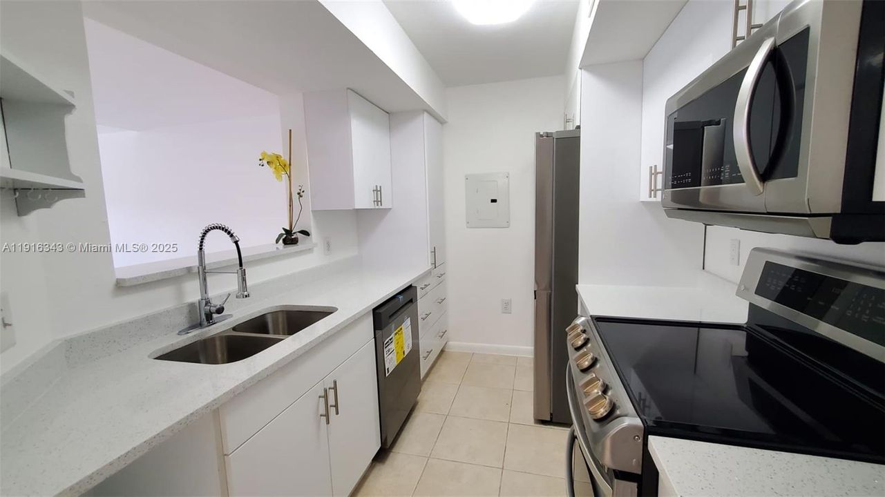 En Venta: $319,900 (2 camas, 2 baños, 1053 Pies cuadrados)