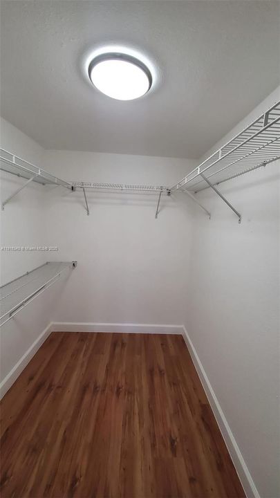 En Venta: $319,900 (2 camas, 2 baños, 1053 Pies cuadrados)