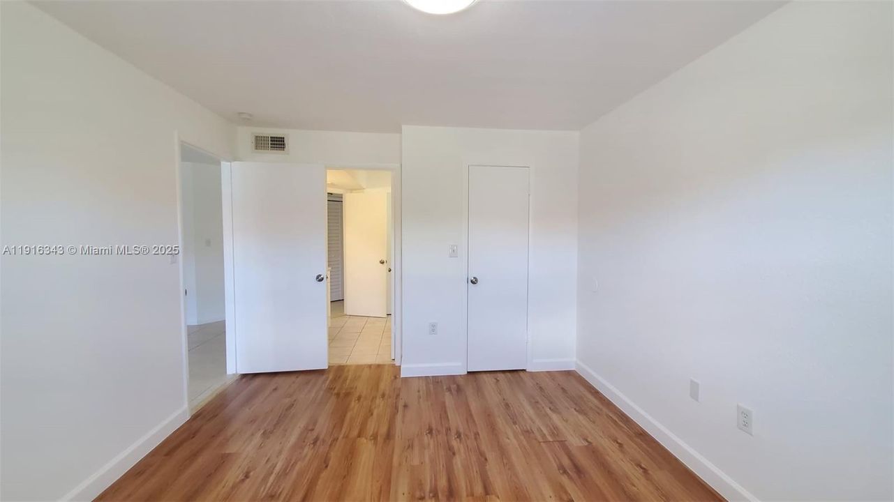 En Venta: $319,900 (2 camas, 2 baños, 1053 Pies cuadrados)