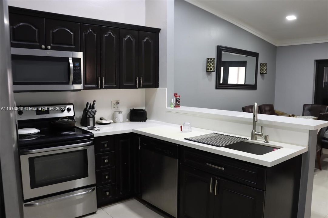 В аренду: $3,500 (3 спален, 2 ванн, 1398 Квадратных фут)