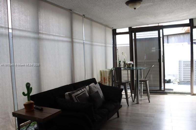 В аренду: $3,500 (3 спален, 2 ванн, 1398 Квадратных фут)