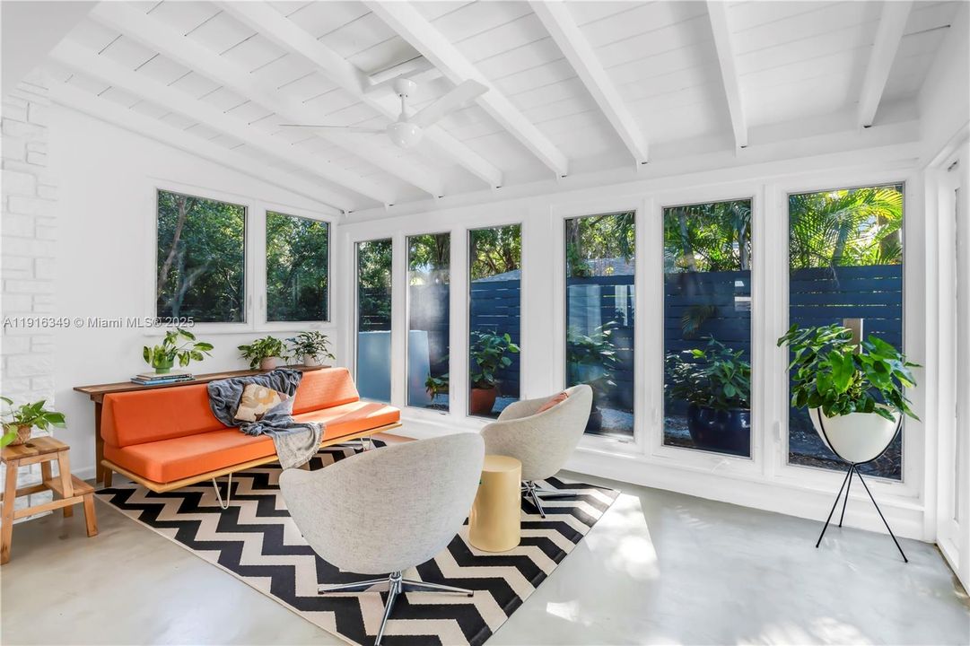 Active With Contract: $450,000 (2 beds, 2 baths, 1238 Square Feet)