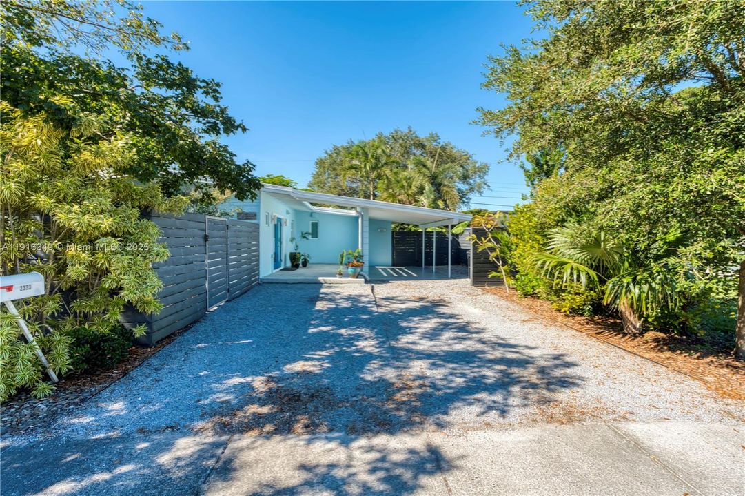 Active With Contract: $450,000 (2 beds, 2 baths, 1238 Square Feet)