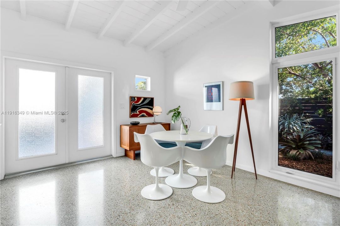 Active With Contract: $450,000 (2 beds, 2 baths, 1238 Square Feet)