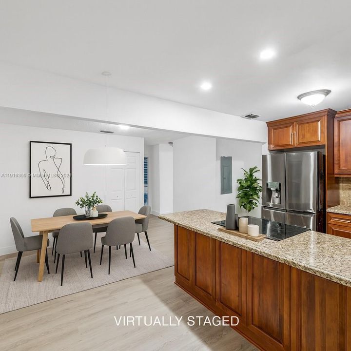 На продажу: $669,000 (4 спален, 2 ванн, 1740 Квадратных фут)