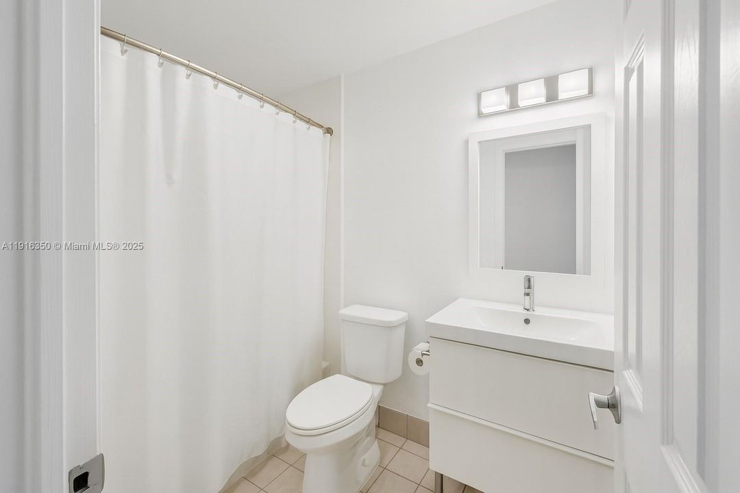 На продажу: $669,000 (4 спален, 2 ванн, 1740 Квадратных фут)