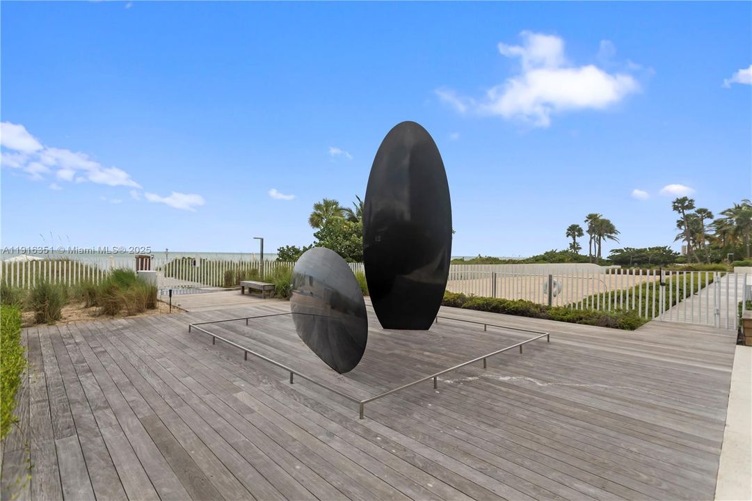 出租: $23,000 (2 贝兹, 3 浴室, 1703 平方英尺)