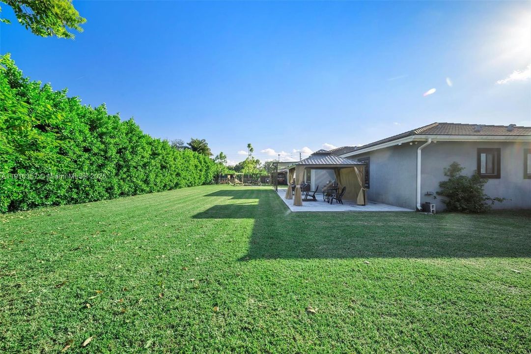 En Venta: $699,000 (3 camas, 2 baños, 1816 Pies cuadrados)