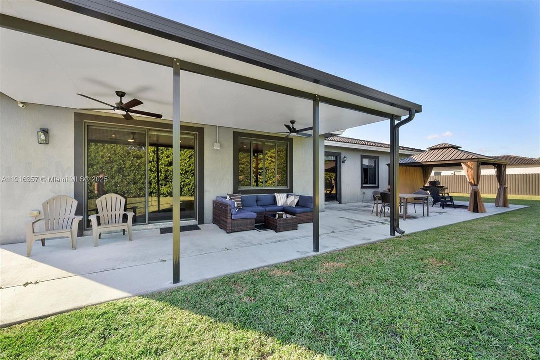 En Venta: $699,000 (3 camas, 2 baños, 1816 Pies cuadrados)