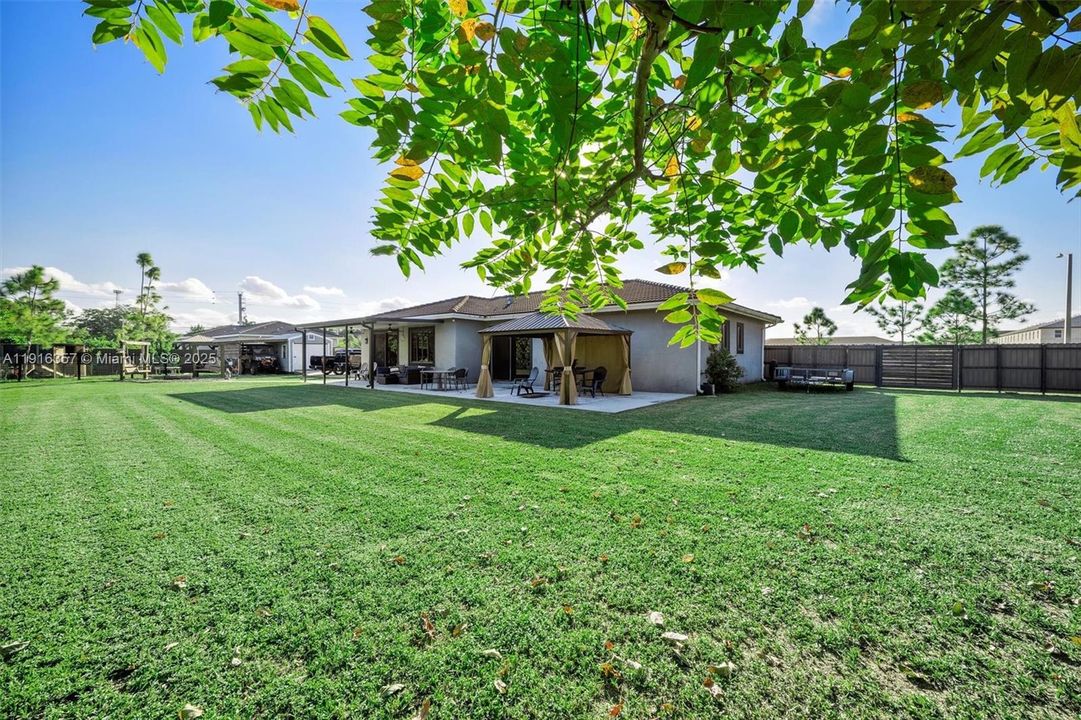 En Venta: $699,000 (3 camas, 2 baños, 1816 Pies cuadrados)