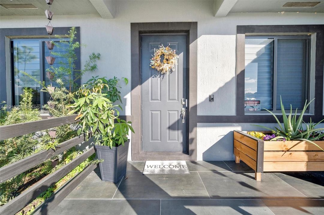 En Venta: $699,000 (3 camas, 2 baños, 1816 Pies cuadrados)