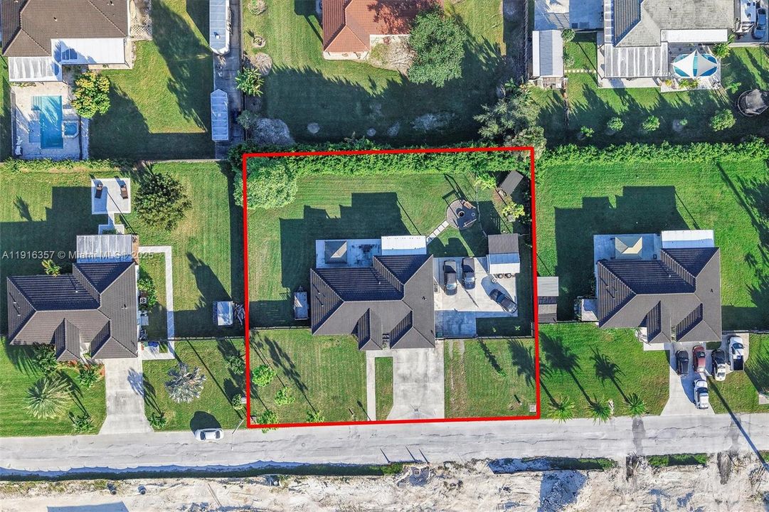 En Venta: $699,000 (3 camas, 2 baños, 1816 Pies cuadrados)