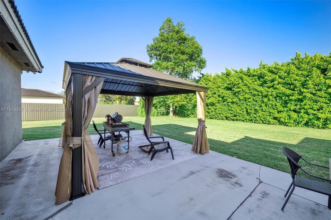 En Venta: $699,000 (3 camas, 2 baños, 1816 Pies cuadrados)