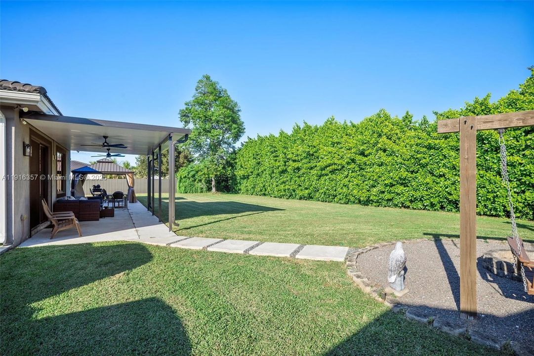 En Venta: $699,000 (3 camas, 2 baños, 1816 Pies cuadrados)