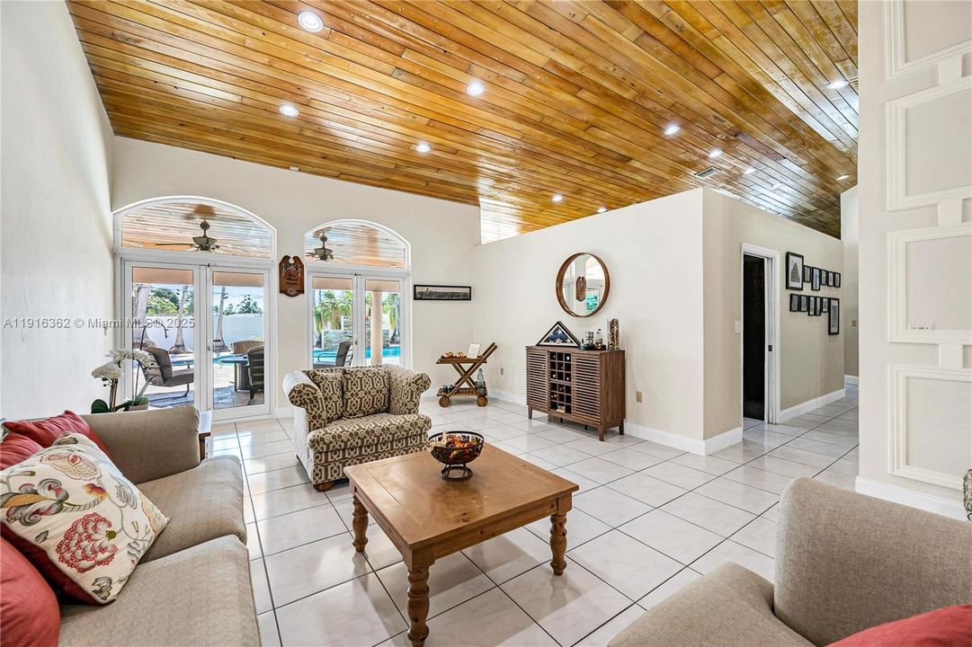 На продажу: $1,550,000 (4 спален, 3 ванн, 3748 Квадратных фут)