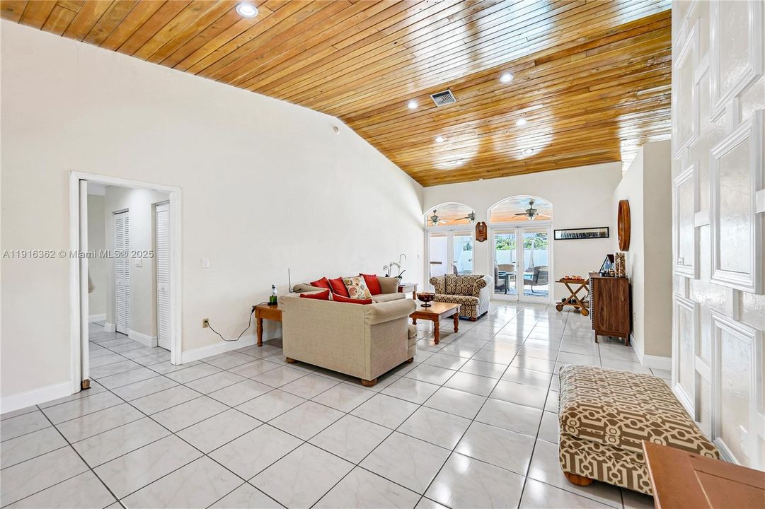 На продажу: $1,550,000 (4 спален, 3 ванн, 3748 Квадратных фут)