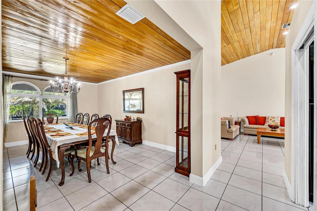 На продажу: $1,550,000 (4 спален, 3 ванн, 3748 Квадратных фут)