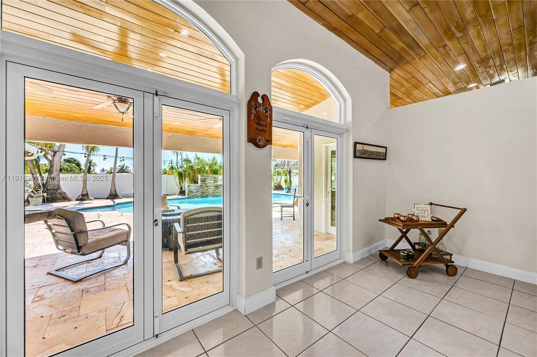 На продажу: $1,550,000 (4 спален, 3 ванн, 3748 Квадратных фут)