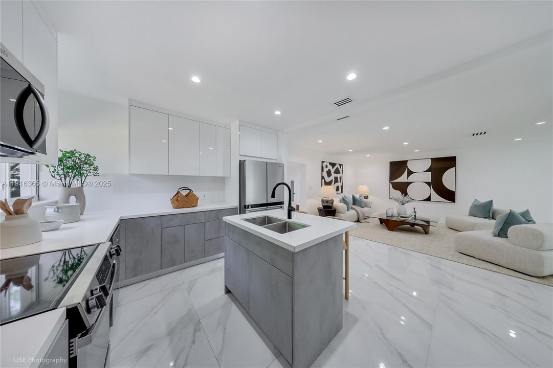 For Rent: $15,000 (4 beds, 3 baths, 3486 Square Feet)