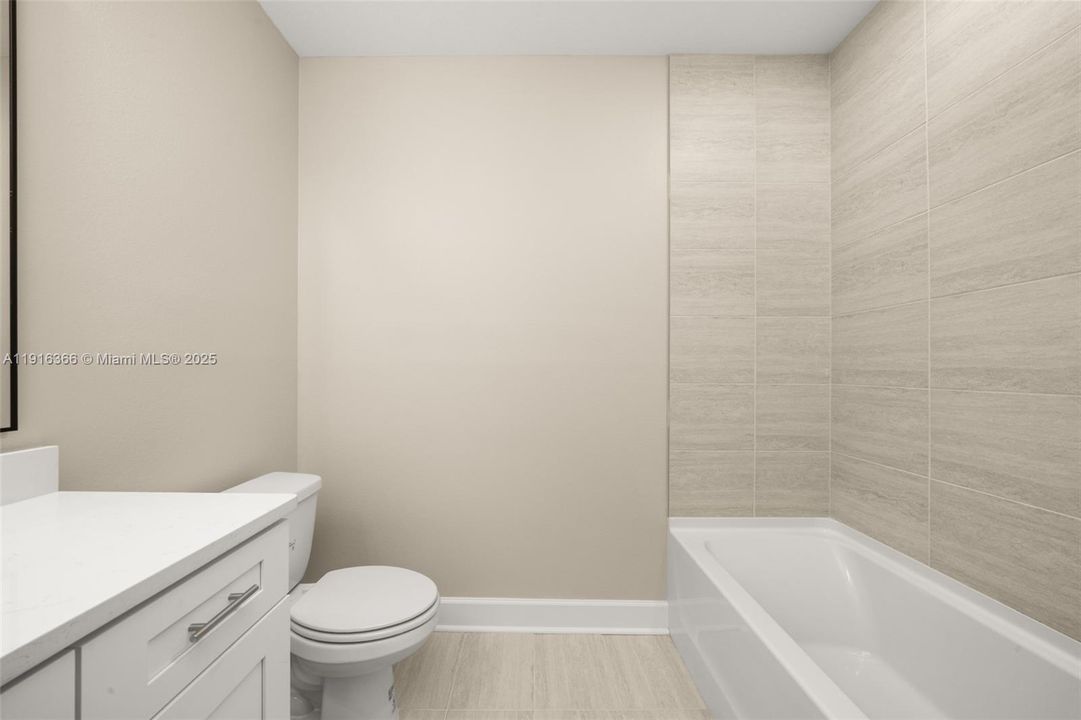 合同活跃: $279,000 (3 贝兹, 2 浴室, 1700 平方英尺)