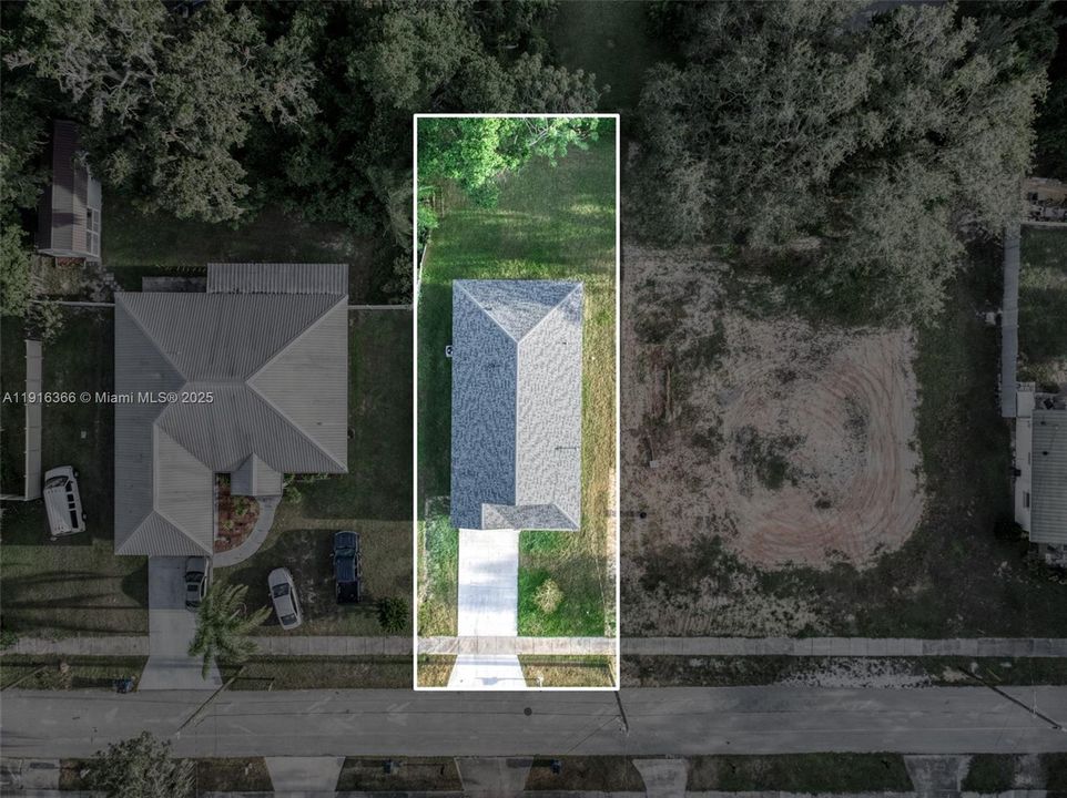 合同活跃: $279,000 (3 贝兹, 2 浴室, 1700 平方英尺)