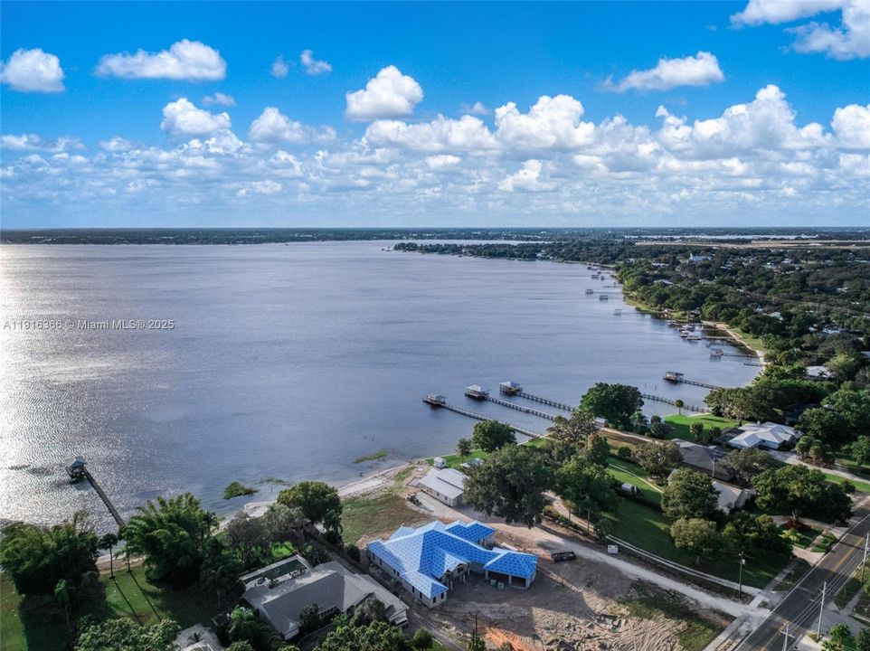 合同活跃: $279,000 (3 贝兹, 2 浴室, 1700 平方英尺)