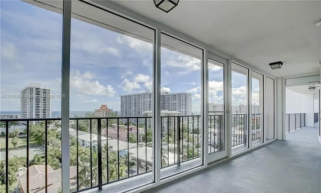 En Venta: $549,000 (2 camas, 2 baños, 1200 Pies cuadrados)